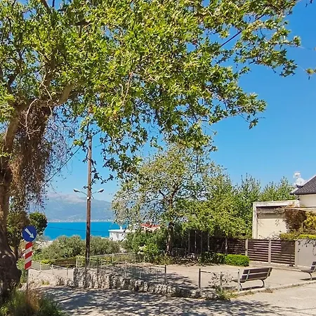 Cozy με σοφίτα και θέα! Appartement Patras